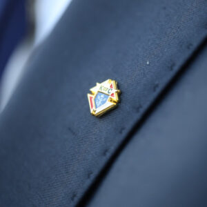 Pin z godłem Zakonu