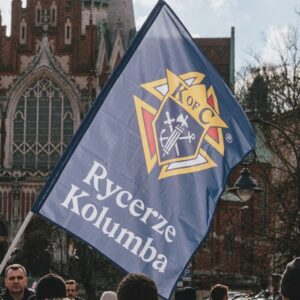 Flaga z godłem